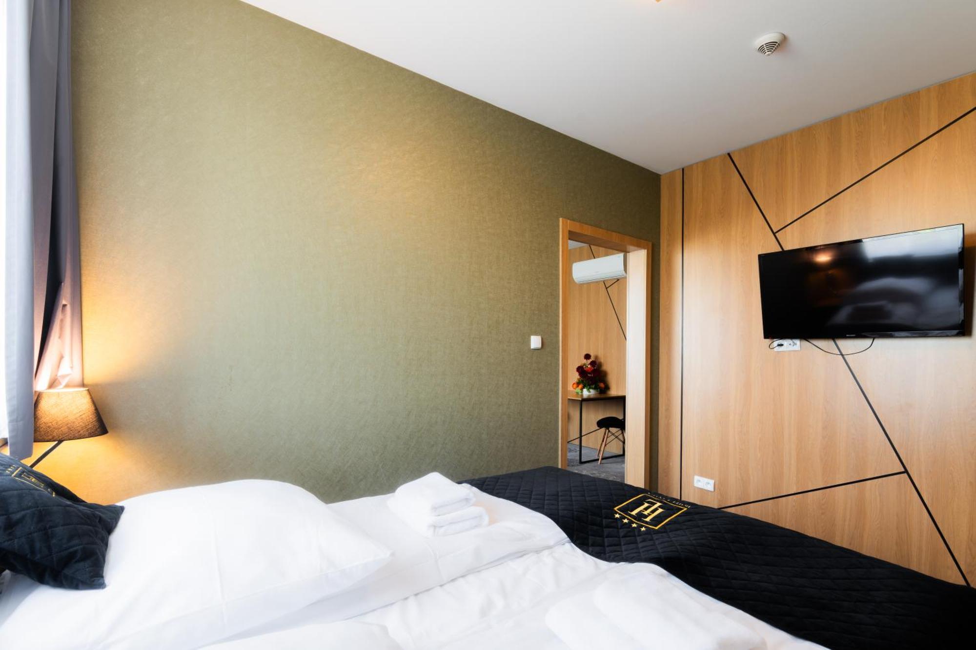 Hotel Lantier Wellness & Spa 比托姆 外观 照片