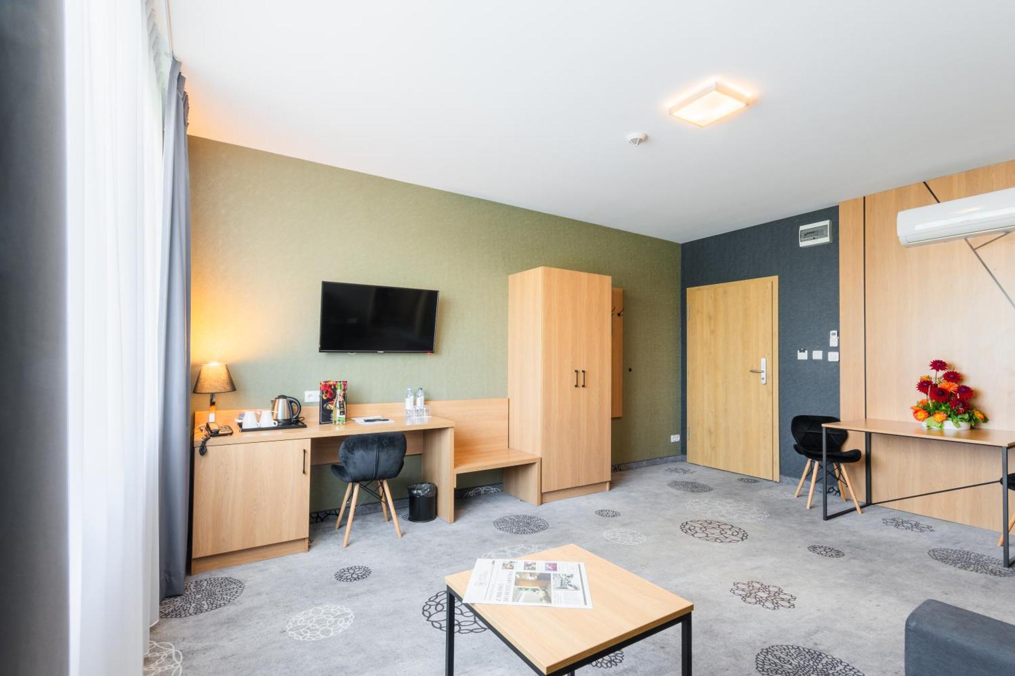 Hotel Lantier Wellness & Spa 比托姆 外观 照片