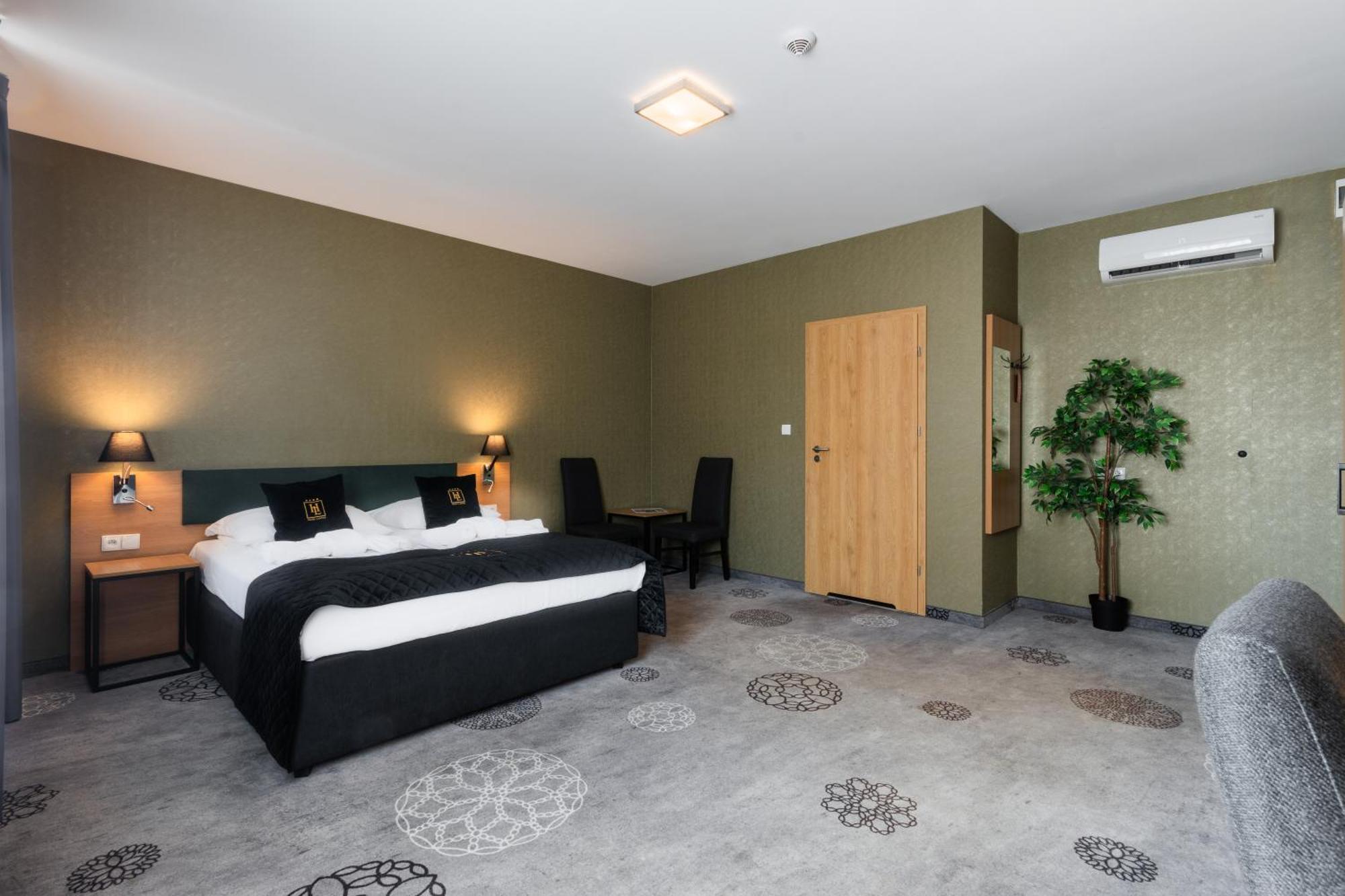 Hotel Lantier Wellness & Spa 比托姆 外观 照片
